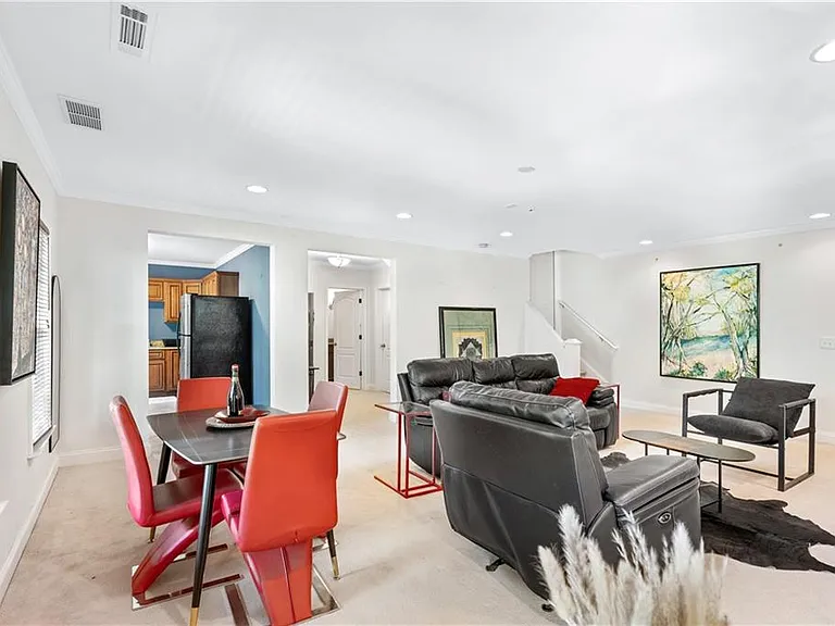 4260 Beverly Ln NE — Photo 6