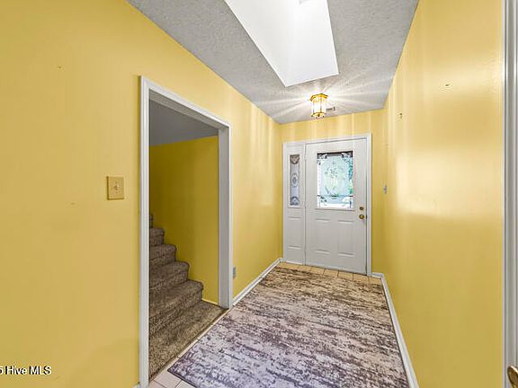 3rd image of 9314 Doris Drive