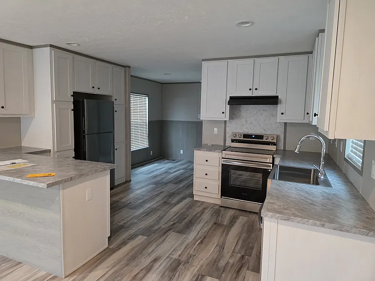 12 Bailey Ln — Photo 2