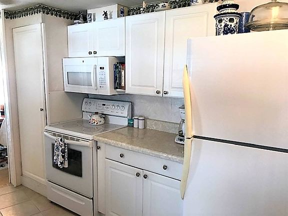 4th image of 484 Driftwood Dr