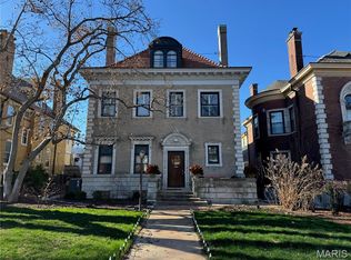 4550 Pershing Pl, Saint Louis, MO