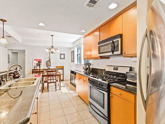4th image of 3636 Jasmine Ave Unit 305