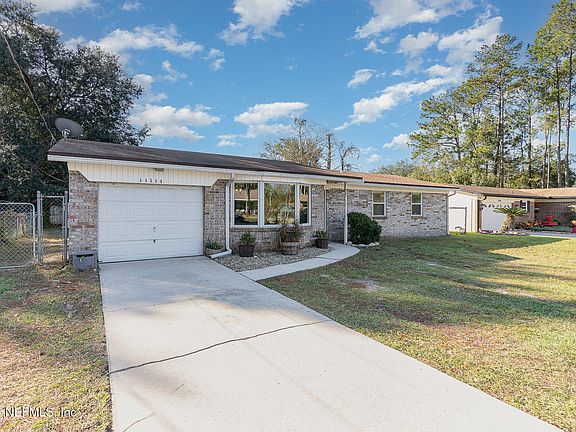 3rd image of 11590 SURFWOOD Avenue