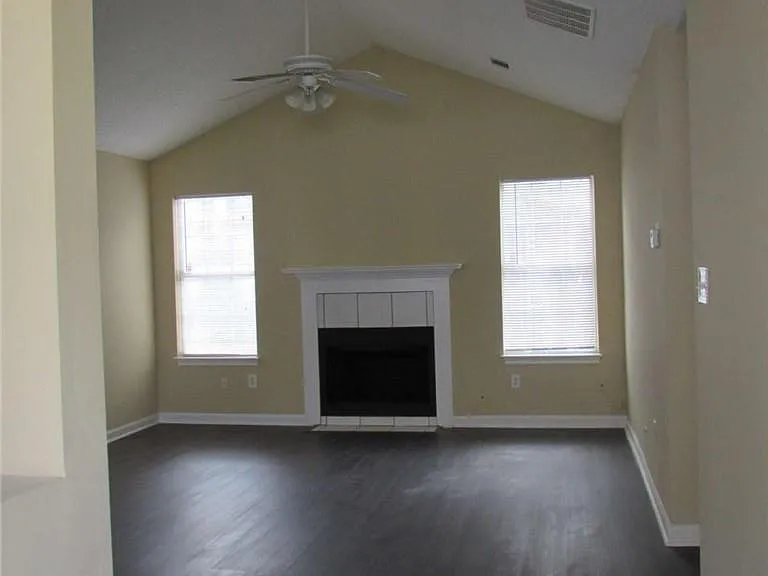 1504 Cain Ct — Photo 5