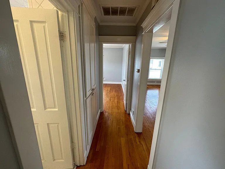 535 N Olive St — Photo 12
