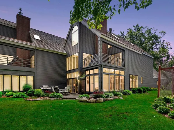 6674 Smithtown Rd, Excelsior, MN 55331