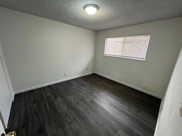 9203 S Dalewood St — Photo 7