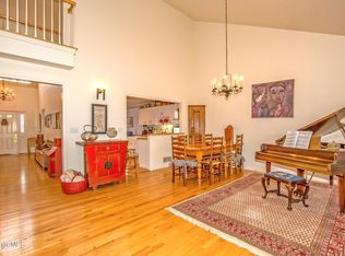 1136 Barker Rd UNIT 33, Pittsfield, MA 01201