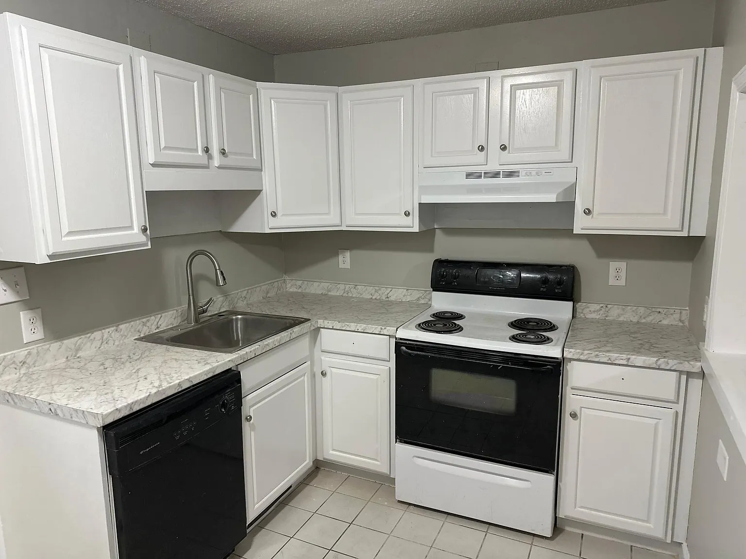 2 bed, 925 sqft, $975 — Photo 2