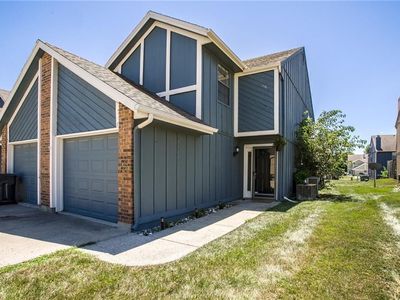 512 NE Brookwood Cir APT A, Blue Springs, MO, 64014