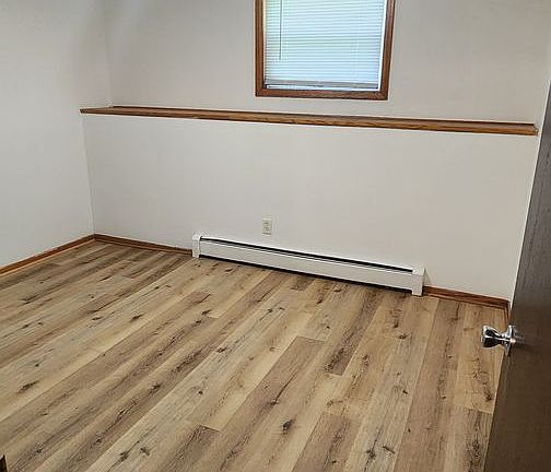 2nd image of 219 2nd St NE Unit 5