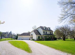 315 W Woodcox St, Antwerp, OH 45813