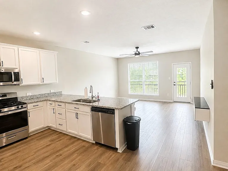 112 Laurel Oak Dr — Photo 9