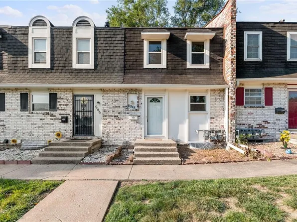 6948 NW Chapel Woods Ln, Kansas City, MO 64152