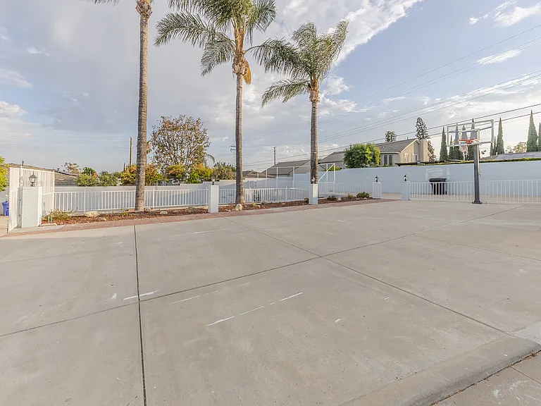 1623 N Vallejo Way — Photo 22