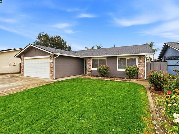 2nd image of 1489 De Boer Dr