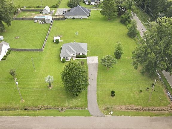 3rd image of 27518 Hilltop Ct
