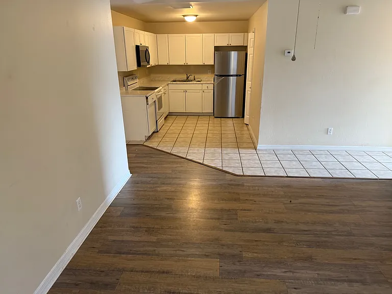 1129 Graystone Ave — Photo 13