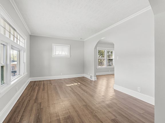 5th image of 5224 Stanley Ave