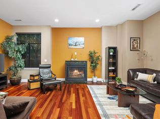 1618 NW Riverscape St, Portland, OR 97209