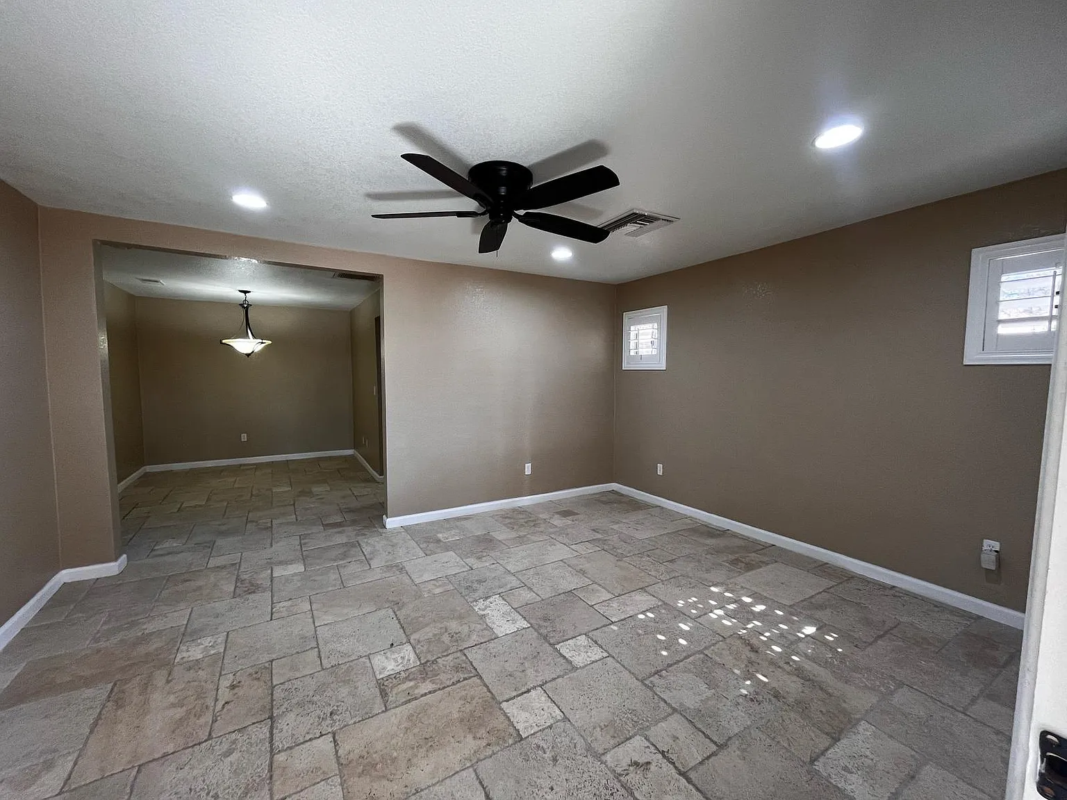 3 bed, 1350 sqft, $2,250 — Photo 2
