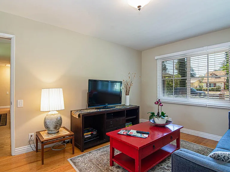 6706 Capistrano Ave — Photo 24