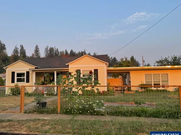 914 4th Ave, Sweet Home, OR 97386