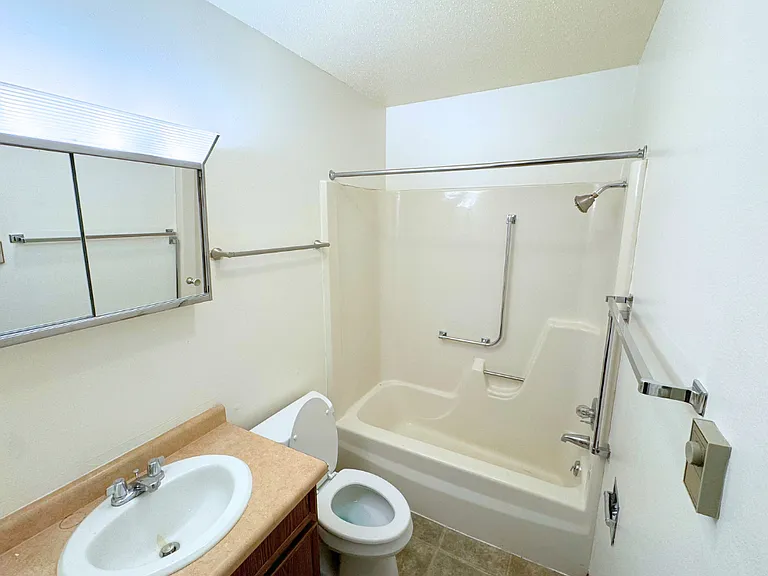 105 1st St #107 — Photo 10