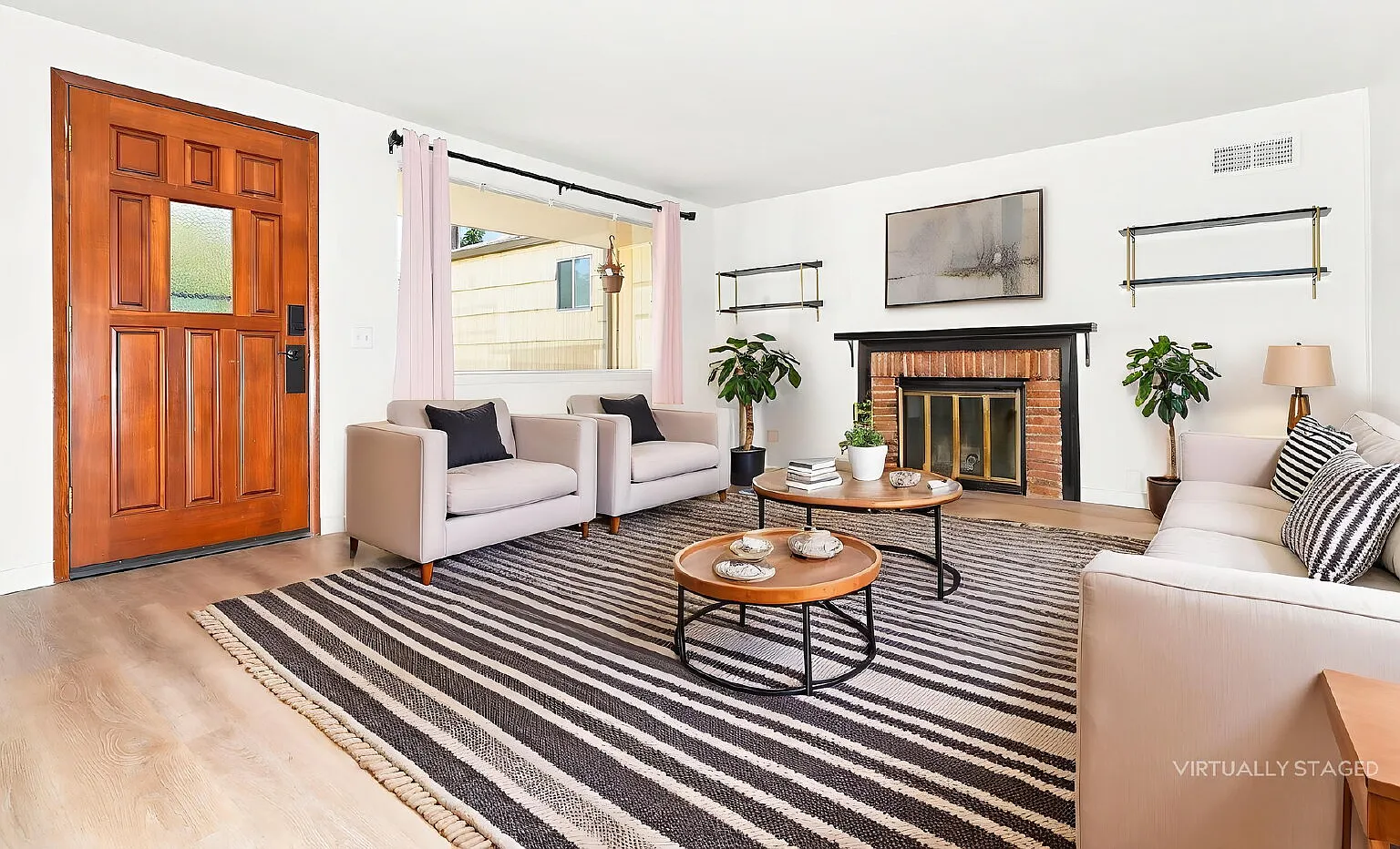 Charming Shoreline Rambler With Large Backyard & Garage- Available Now- For Rent — Photo 1