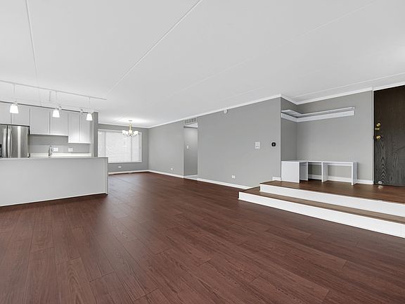 3rd image of 82 Parliament Dr W #118