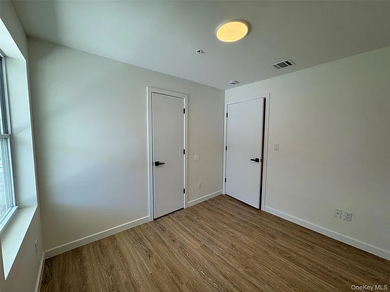 13 Park Ave — Photo 10