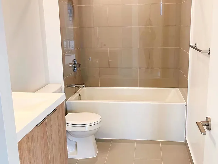 225 Sumach St S #905 — Photo 17