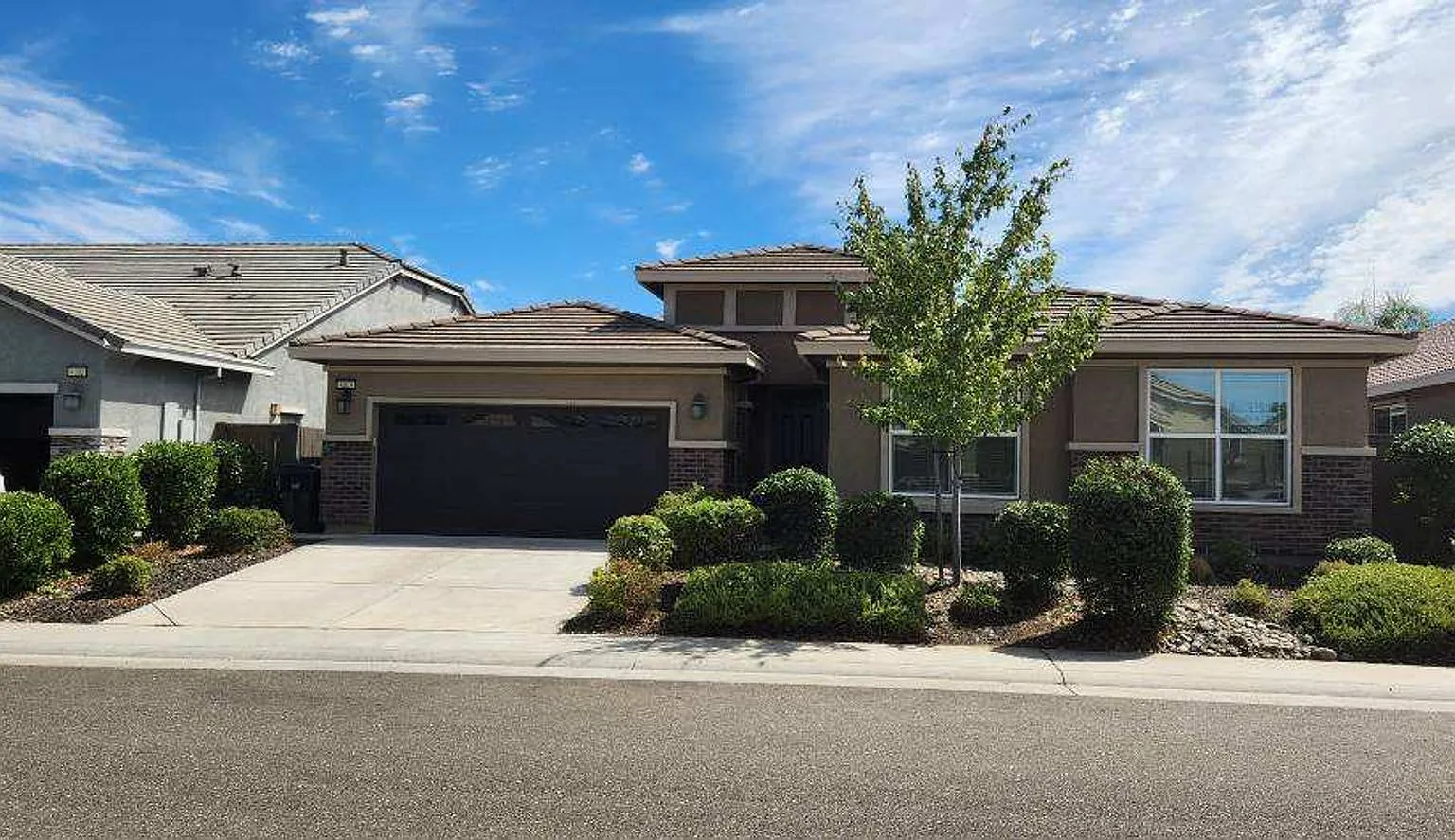 West Roseville single story home in Sierra Crossings — Photo 1