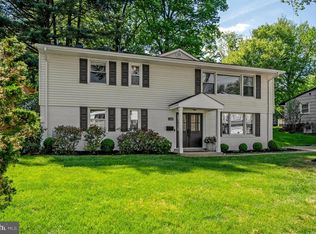 1109 Hillcrest Dr SW, Vienna, VA 22180