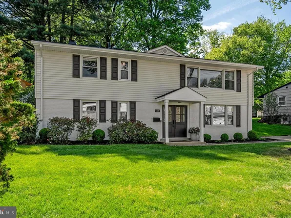 1109 Hillcrest Dr SW, Vienna, VA 22180