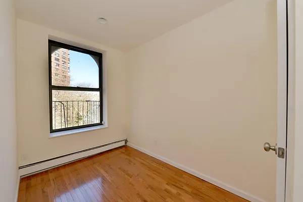 Rented by Camelot Realty Group | media 8