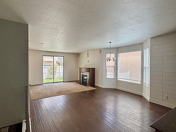 5th image of 2750 N Augusta Dr