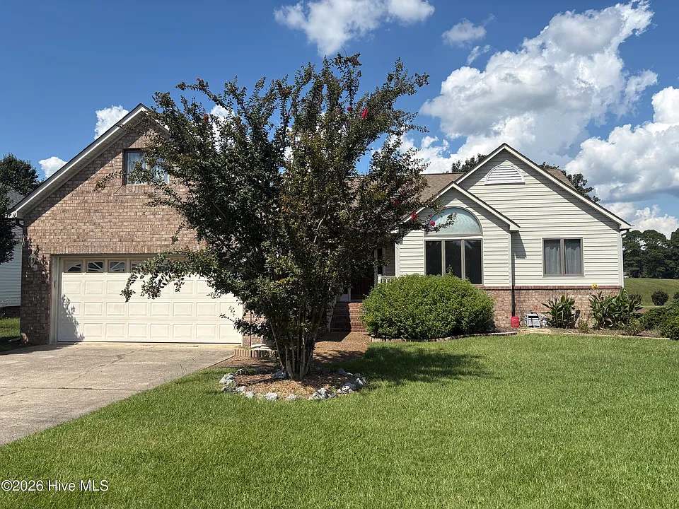 833 Pelican Dr