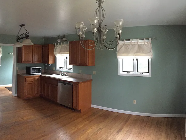 Mariposa Ln — Photo 2