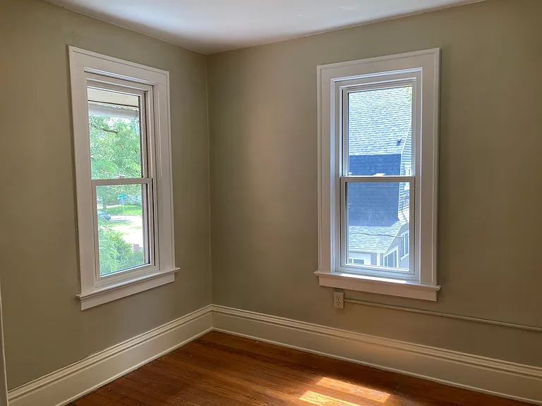 117-119 Fitzhugh SE — Photo 11