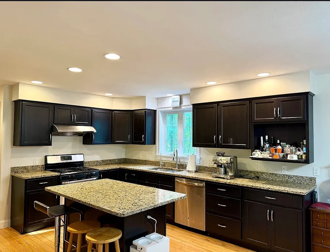3 bed, 2706 sqft, $3,500 — Photo 2