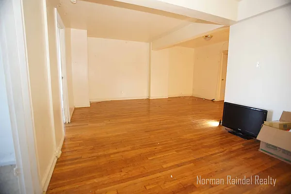 Rented by Norman Raindel, LREB | media 4