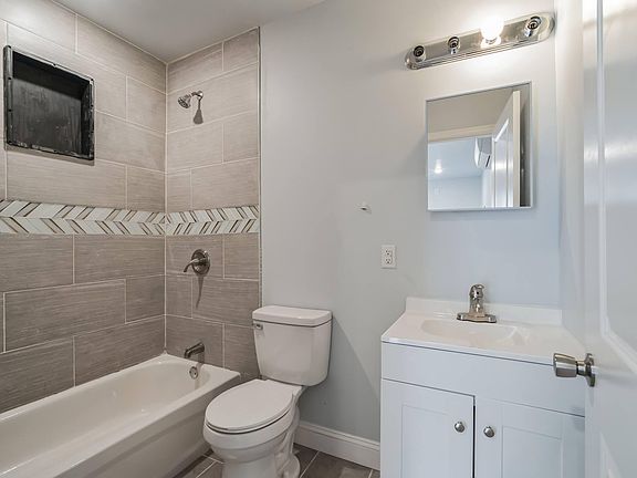 4th image of 406 N 52nd St #2B