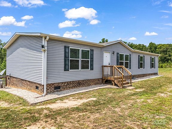 3rd image of 276 Windy Hill Dr