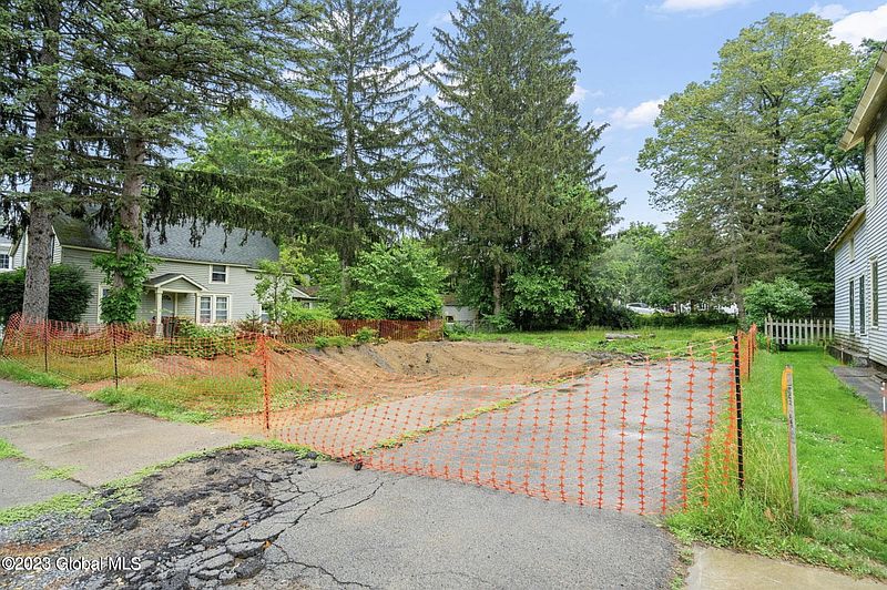 3rd image of 76 Regent Street