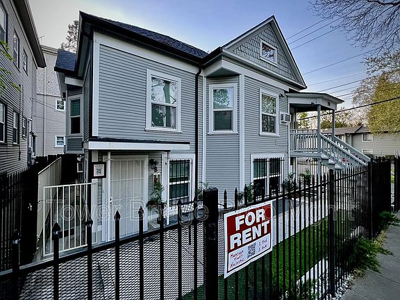 2nd image of 716 14th St APT B