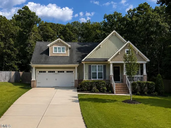 500 Wood Valley Dr, Four Oaks, NC 27524