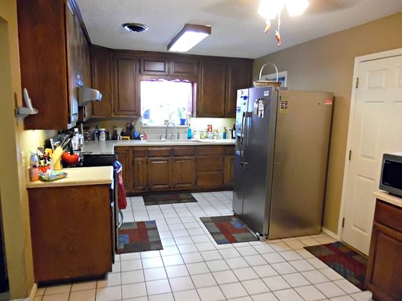 4th image of 413 W Esperanza Ave