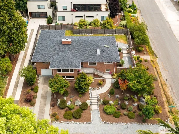 11704 Palatine Avenue N, Seattle, WA 98133