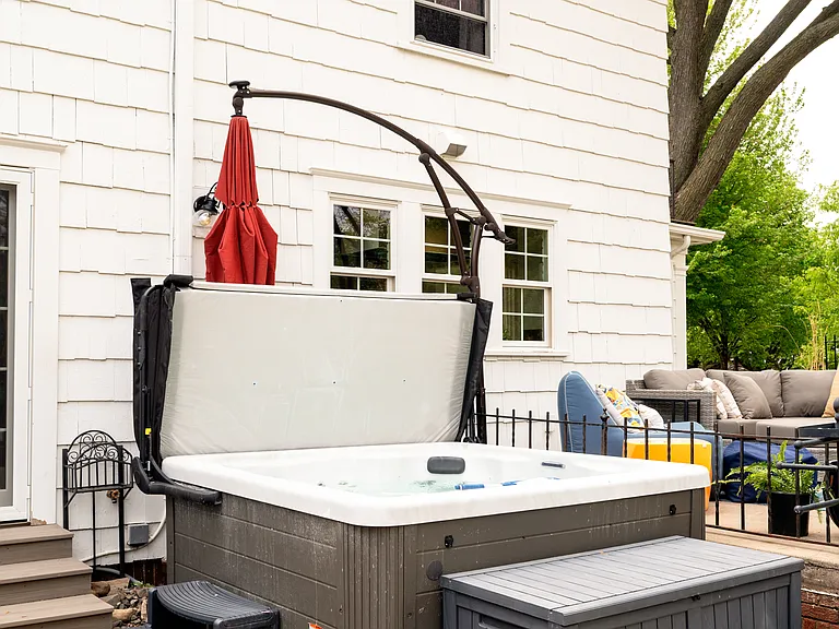 Relax all year long in the hot tub before you take a sauna.